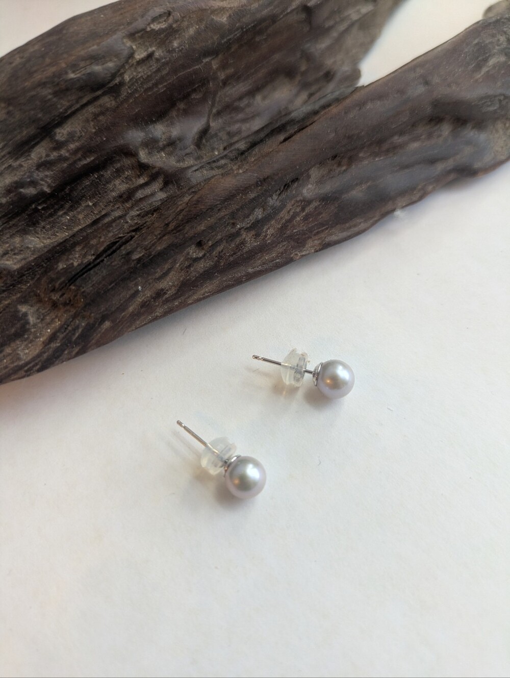 Classic Silver Purple Freshwater Pearl Stud Earrings Timeless Pearlescent Finish
